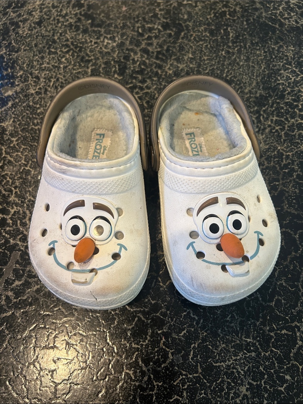 Olaf toddler Crocs Size 7